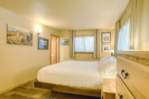 3 habitaciones, tabla de planchar con plancha y cuna de viaje 