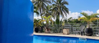 Villa Évasion, piscine jacuzzi et ponton privé