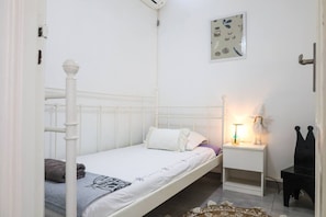 3 bedrooms, iron/ironing board, travel cot, WiFi
