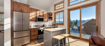 Secluded, newly constructed cabin with views, outdoor activities