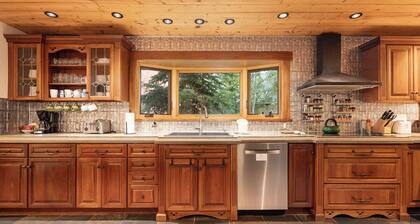 One of a kind 5 bedroom cabin, downtown location,