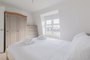 4 bedrooms, Internet, bed sheets