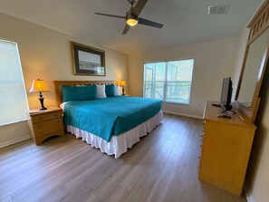 4 多间卧室、办公桌、熨斗/熨衣板、WiFi