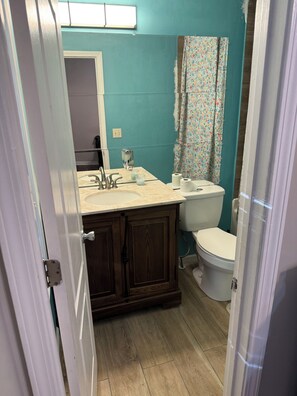 毛巾、肥皂、卫生纸