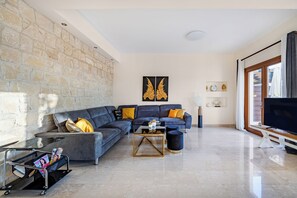 Villa, 2 habitaciones, piscina privada, vistas al jardín | Sala de estar