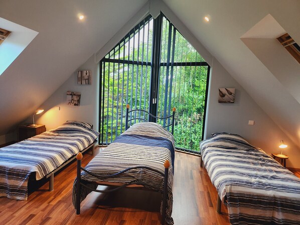 7 soverom, strykejern/-brett, reiseseng for barn og wi-fi (inkludert)