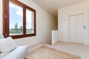 Living room - Villa With Furnished Terrace in Campos (Campos)