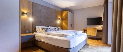 3 habitaciones y muebles diferentes