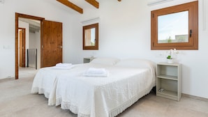 Villa | 2 slaapkamers, een strijkplank/strijkijzer, individueel gemeubileerd
