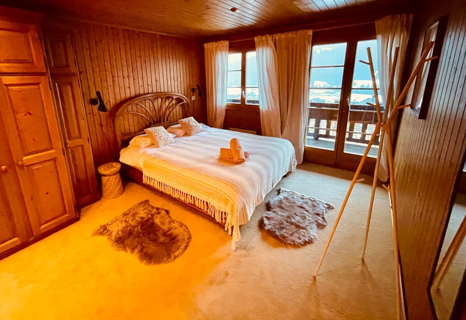 3 bedrooms, desk, iron/ironing board, WiFi