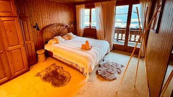 3 bedrooms, desk, iron/ironing board, WiFi