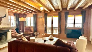 TV, fireplace, offices