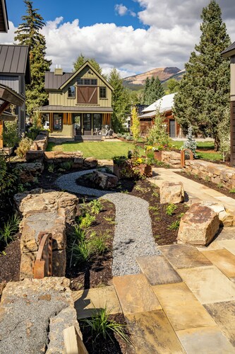 Grand Mountain Retreat: 6 Cottages & 6 Townhomes for Up to 89 Guests