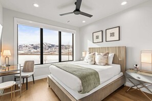 3 Schlafzimmer, Schreibtisch, Bügeleisen/Bügelbrett, WLAN
