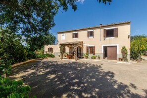 Villa | Exterior - Villa in Serene Location (Felanitx)