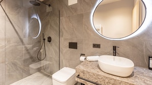 Apartment | Bathroom - Lovely Apartment Near ski Area (Oberndorf in Tirol)