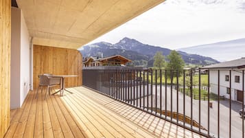 Apartment | Outdoor dining