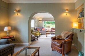 TV, fireplace, stereo - Garth Cottage - 4-Bedroom House with garden (1x Dog permitted) (Storrs Park)