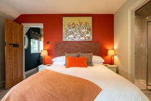 4 bedrooms, WiFi, bed sheets