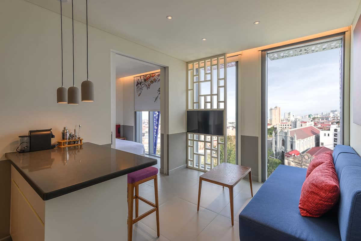 Suíte, 1 cama King, vista para a cidade | Vista do quarto