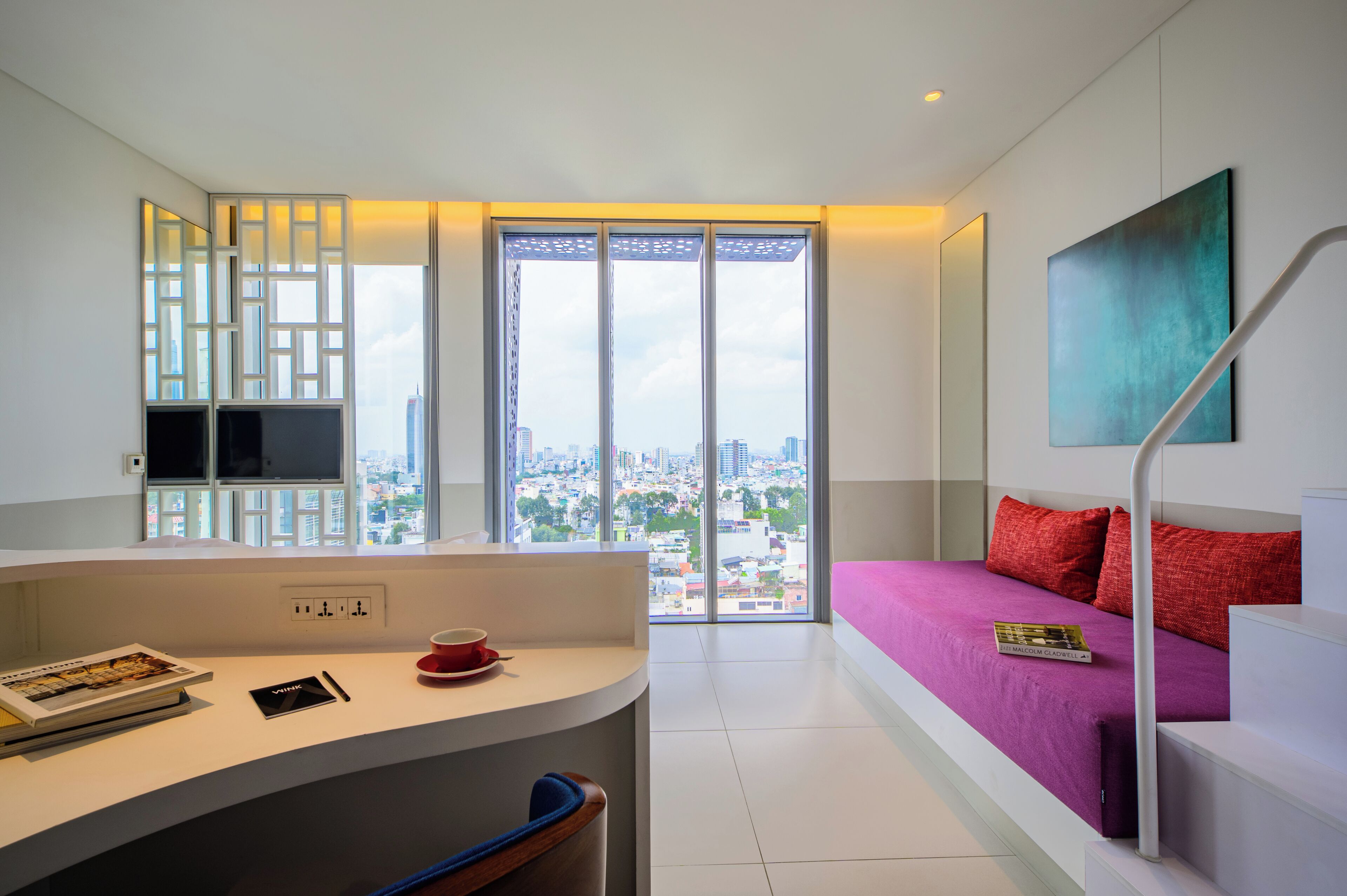 Deluxe Room, City View (2 Twin Beds) | Premium bedding, down duvets, minibar, in-room safe