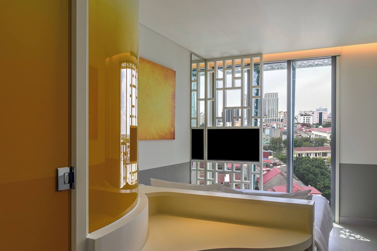 Room, 1 Queen Bed, City View