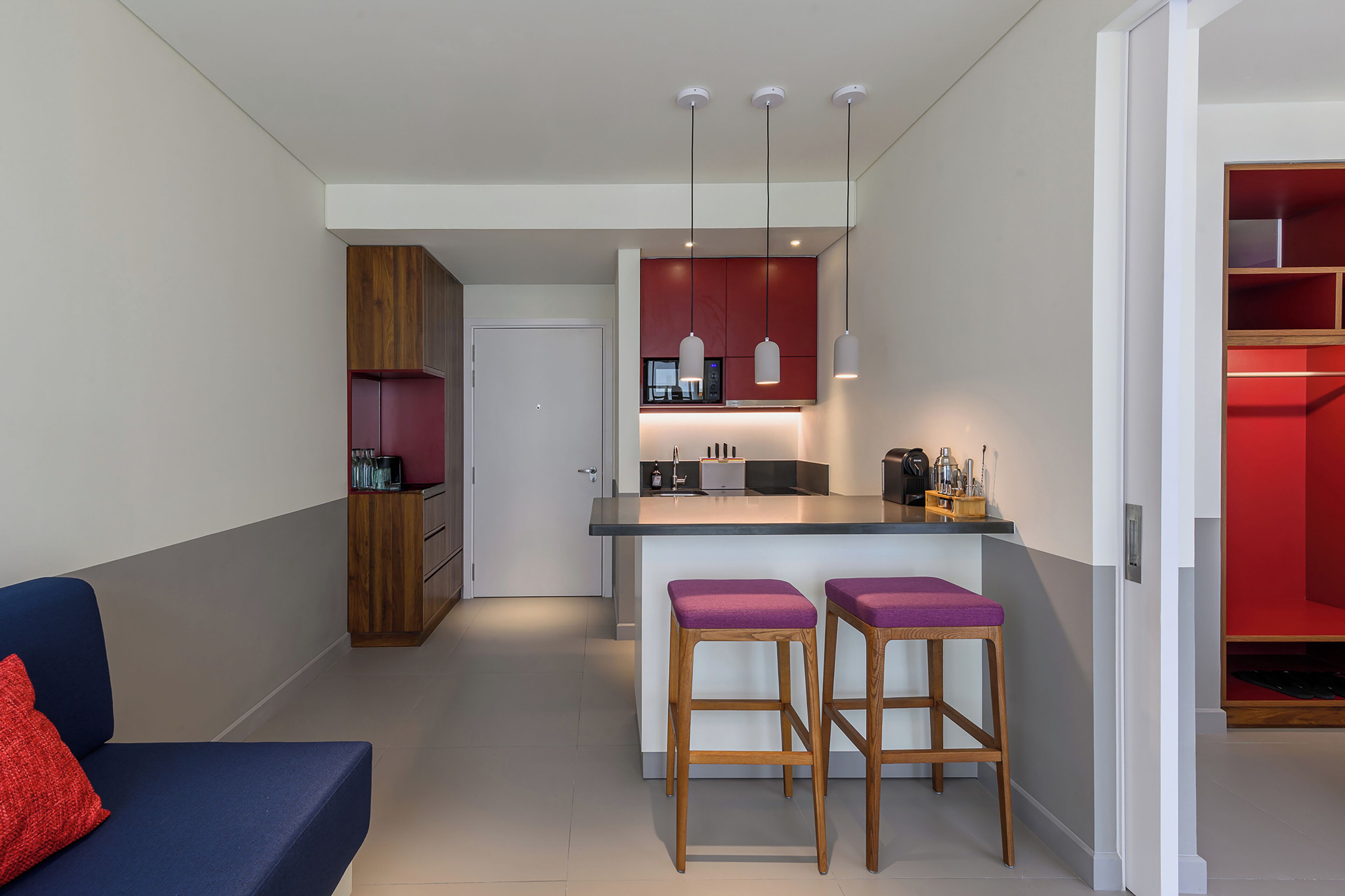 Suite, 1 King Bed, City View | Living area | 42-inch LCD TV with digital channels