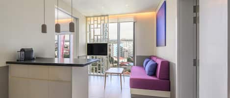 Suite, 1 King Bed, City View