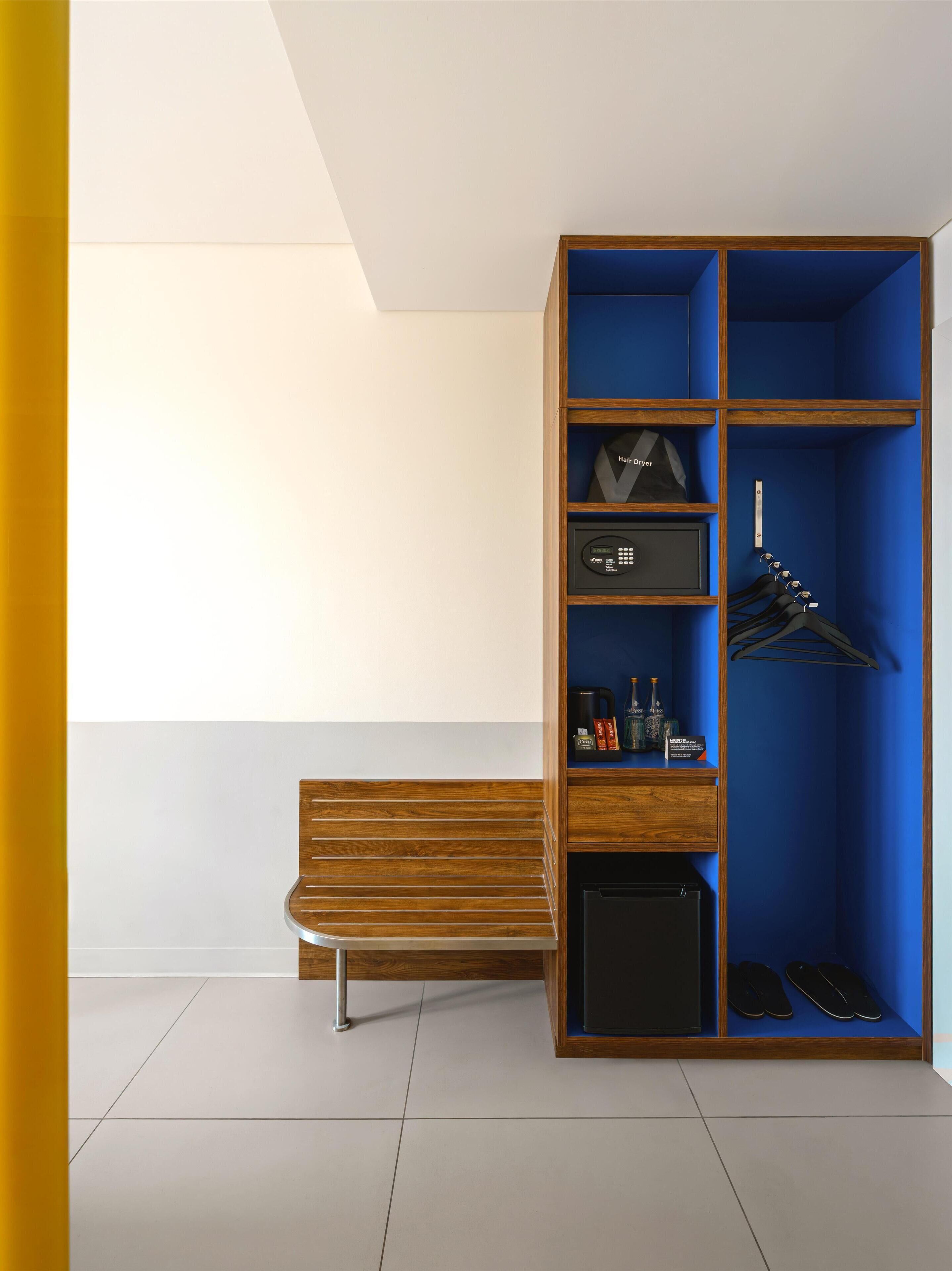 Premium bedding, down comforters, minibar, in-room safe