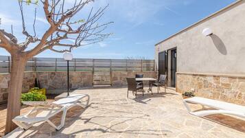 Villa | Restaurante al aire libre