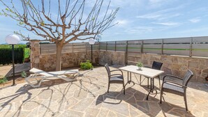 Villa | Outdoor dining - Villa in Tranquil Location (Muro)