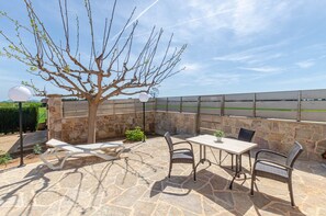 Villa | Outdoor dining