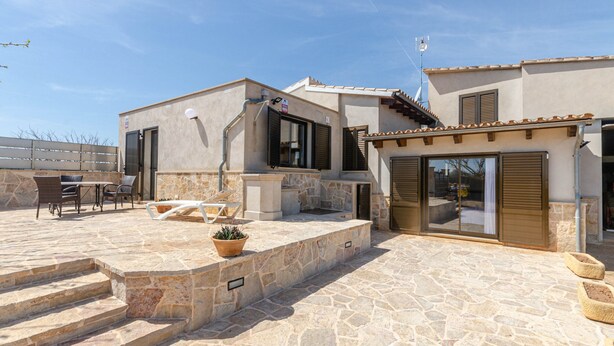 Villa | Terrace/patio - Villa in Tranquil Location (Muro)
