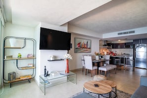 TV - Oceanfront 22nd floor with 5 pools, Hotel Zone (Puerto Vallarta)