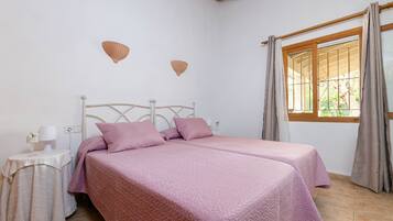 Villa | 3 chambres, ameublement personnalisé, fer et planche à repasser