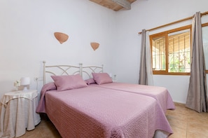 Villa | 3 chambres, ameublement personnalisé, fer et planche à repasser