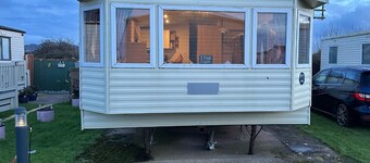 3 Bedroom Caravan - Sleeps 6, Pool & Garden