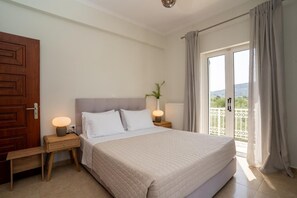 4 bedrooms, in-room safe, iron/ironing board, travel cot - Kate Kontini Luxury Villa (Zakynthos)