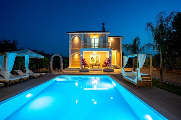 Outdoor pool - Kate Kontini Luxury Villa (Zakynthos)