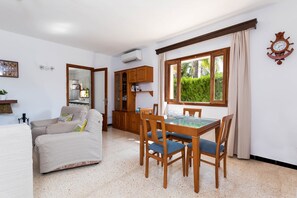 House | Dining - Holiday Home in Puerto de Alcudia (Alcúdia)
