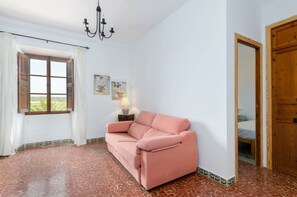 Villa | Living room - Villa in Campos With Pool (Campos)