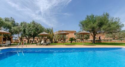 Villa in Campos With Pool