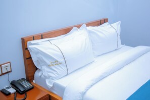 Desk, laptop workspace, free WiFi