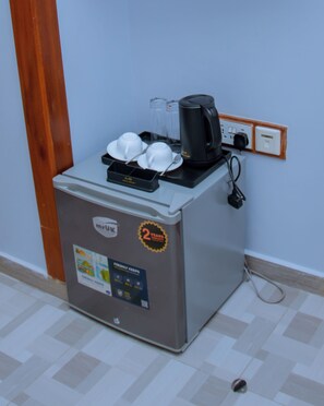Desk, laptop workspace, free WiFi