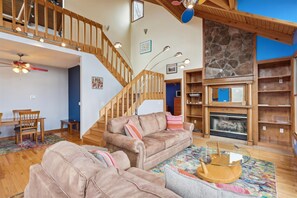 Smart TV, fireplace