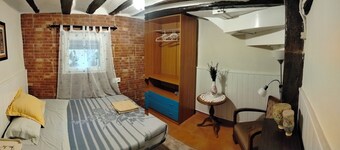 2 Bed Flat - Sleeps 4 - Parking - Wifi