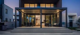 Villa Acacia with heated pool