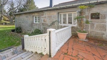 Cottage | Property grounds