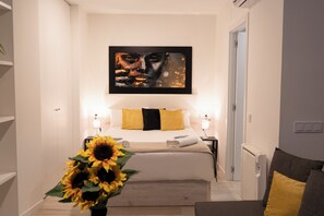 Studio Tiêu chuẩn | Phòng cách âm, bàn ủi/dụng cụ ủi quần áo 