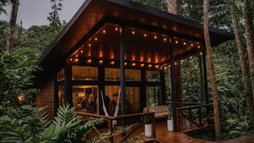 Premium Cabin, Garden View | 1 bedroom, premium bedding, individually decorated